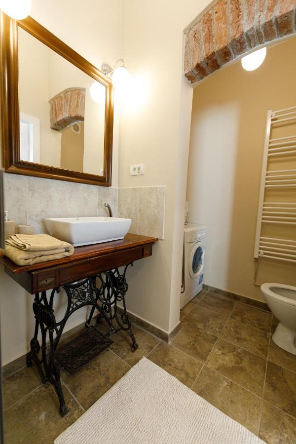 Stylish Flat In The Heart Of Historical Center Apartment Timisoara Exterior photo